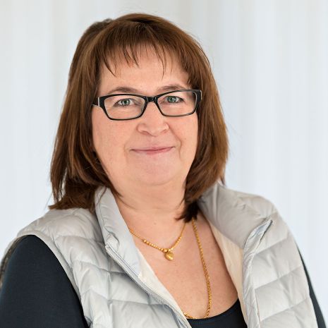 Doris Lerbs, Steuerfachangestellte, seit 1986 im Team
Jahresabschluss, Steuerdeklaration, Lohn- und Finanzbuchhaltung, Alzenau
